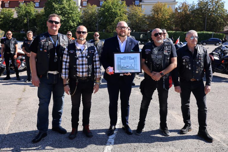 Read more about the article Uroczystość Założenia Toruńskiego Żandarmskiego Klubu Motocyklowego.